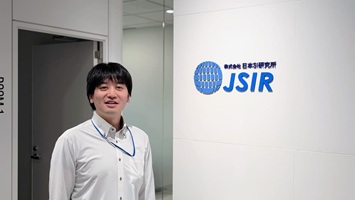 社員C